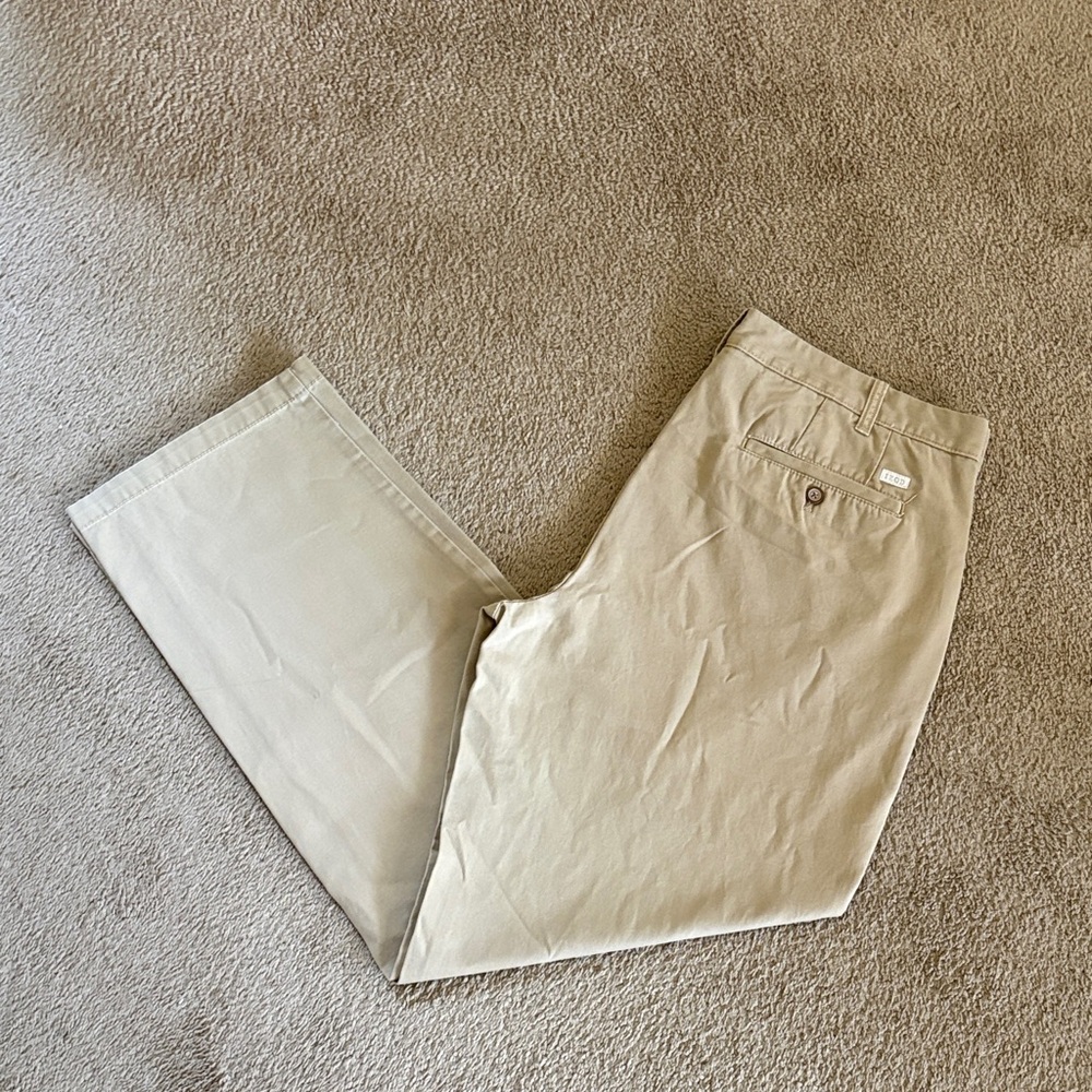 Izod Men's Khaki Tan Chino Pants